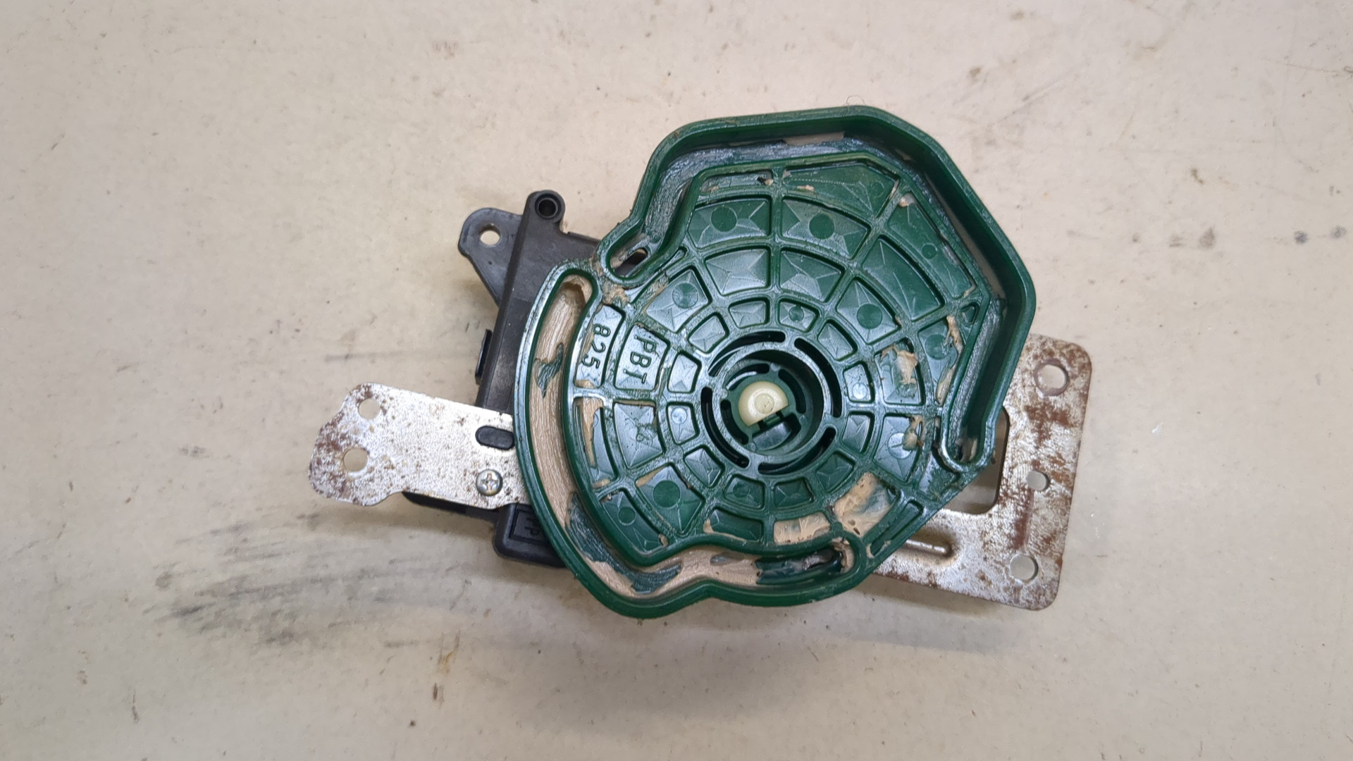 Моторчик заслонки печки