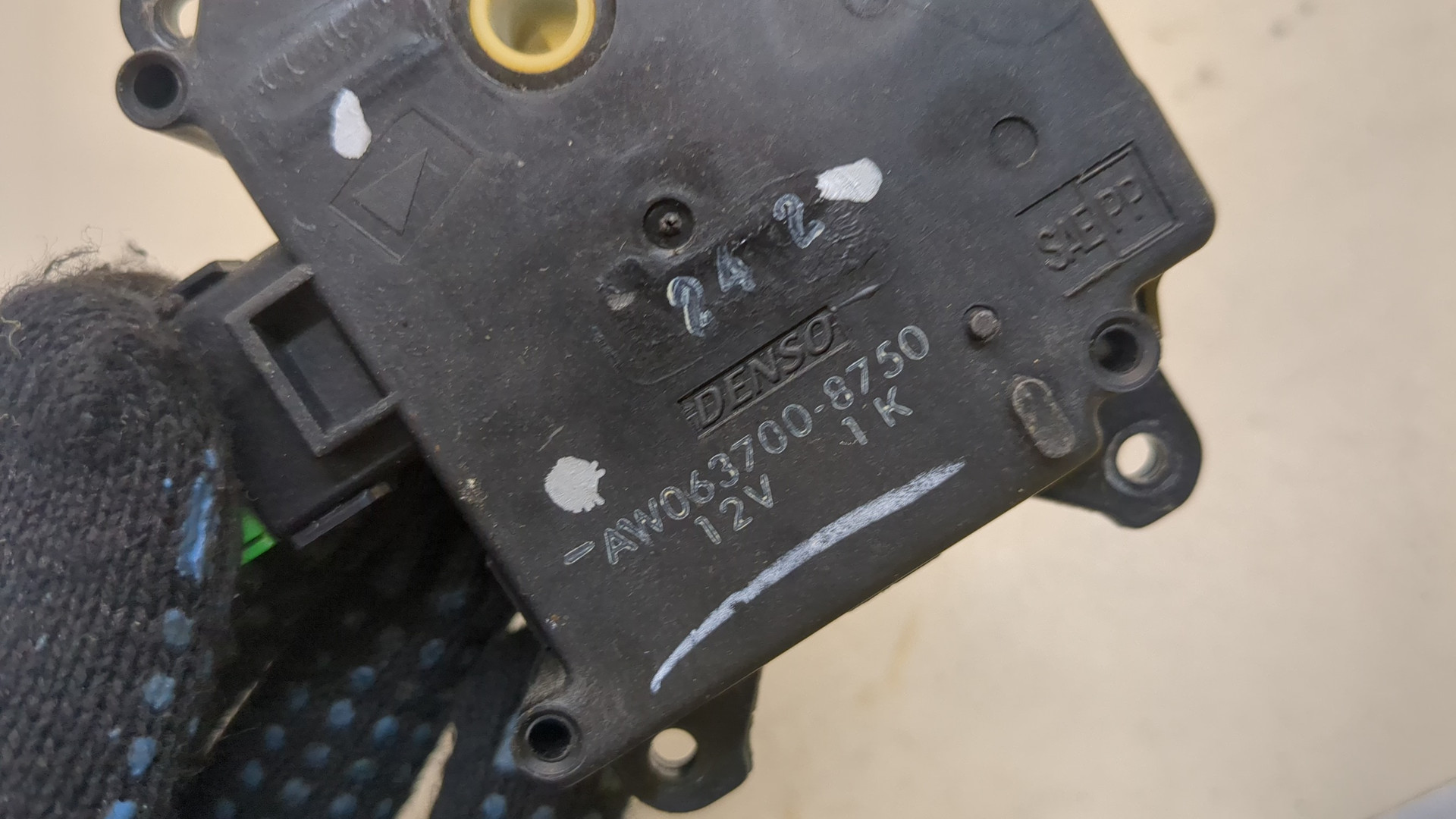 Моторчик заслонки печки