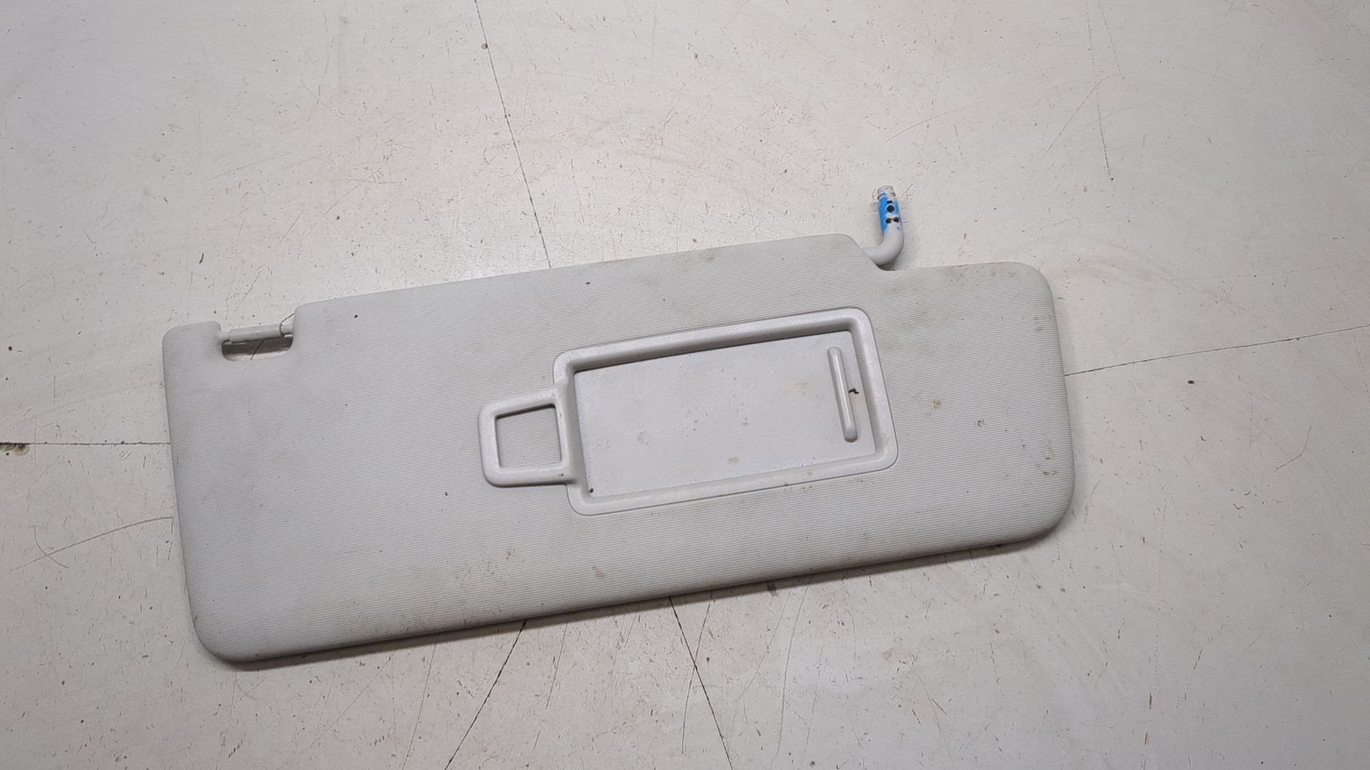 Козырек солнцезащитный