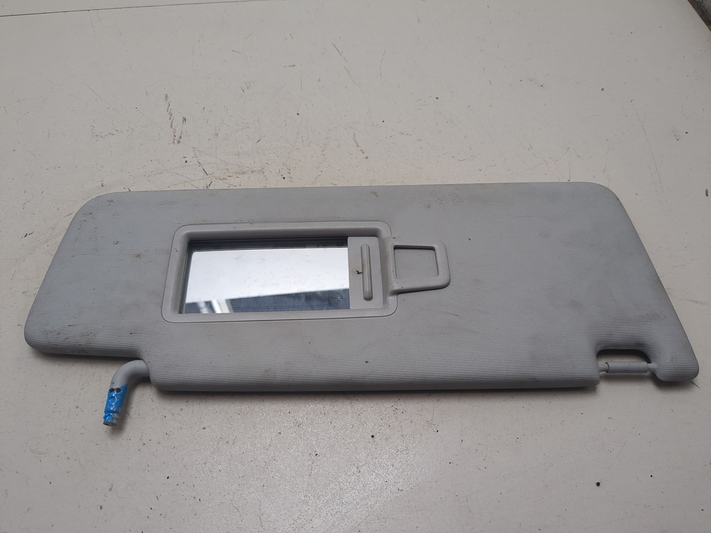 Козырек солнцезащитный