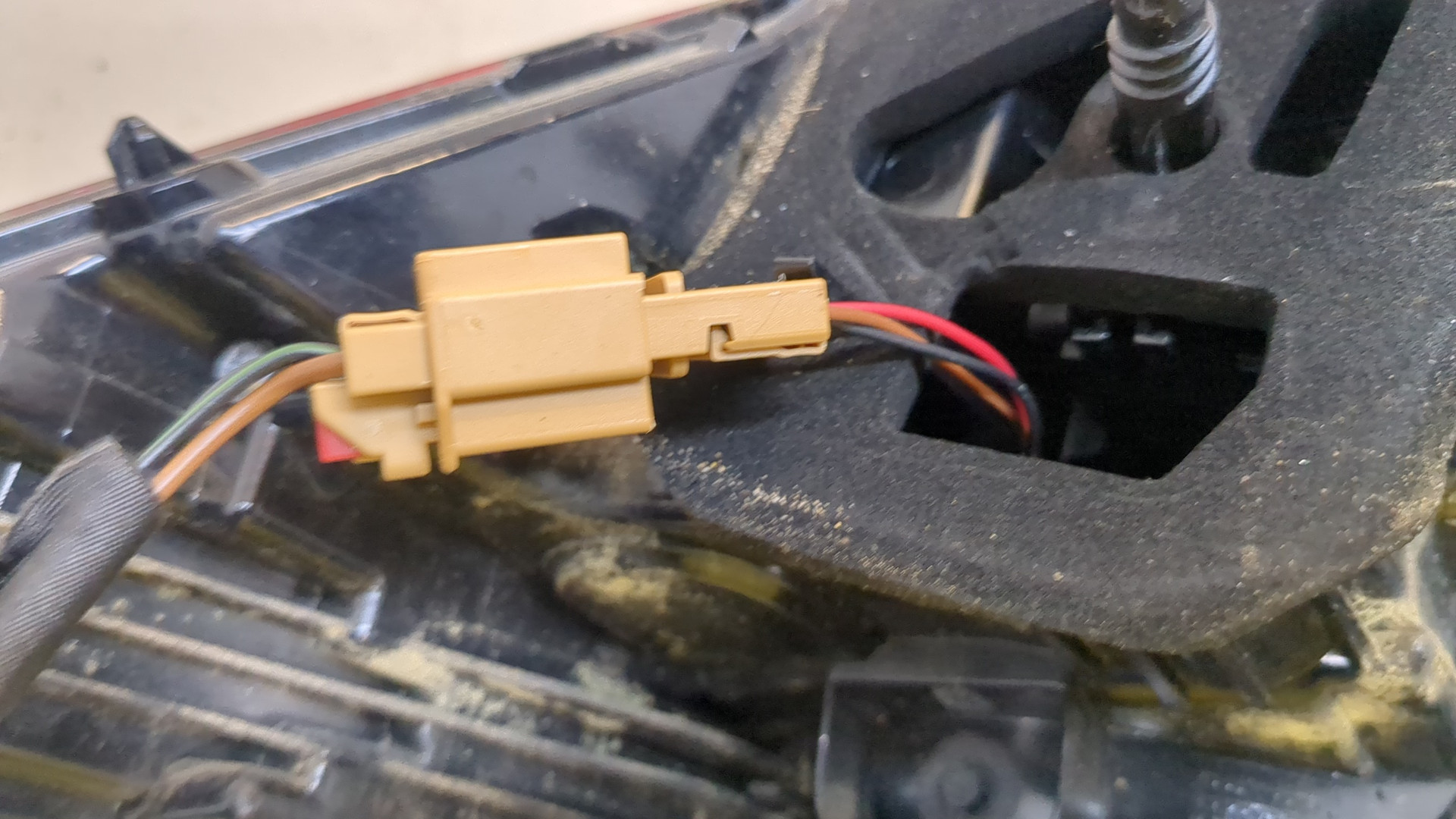 Фонарь задний правый