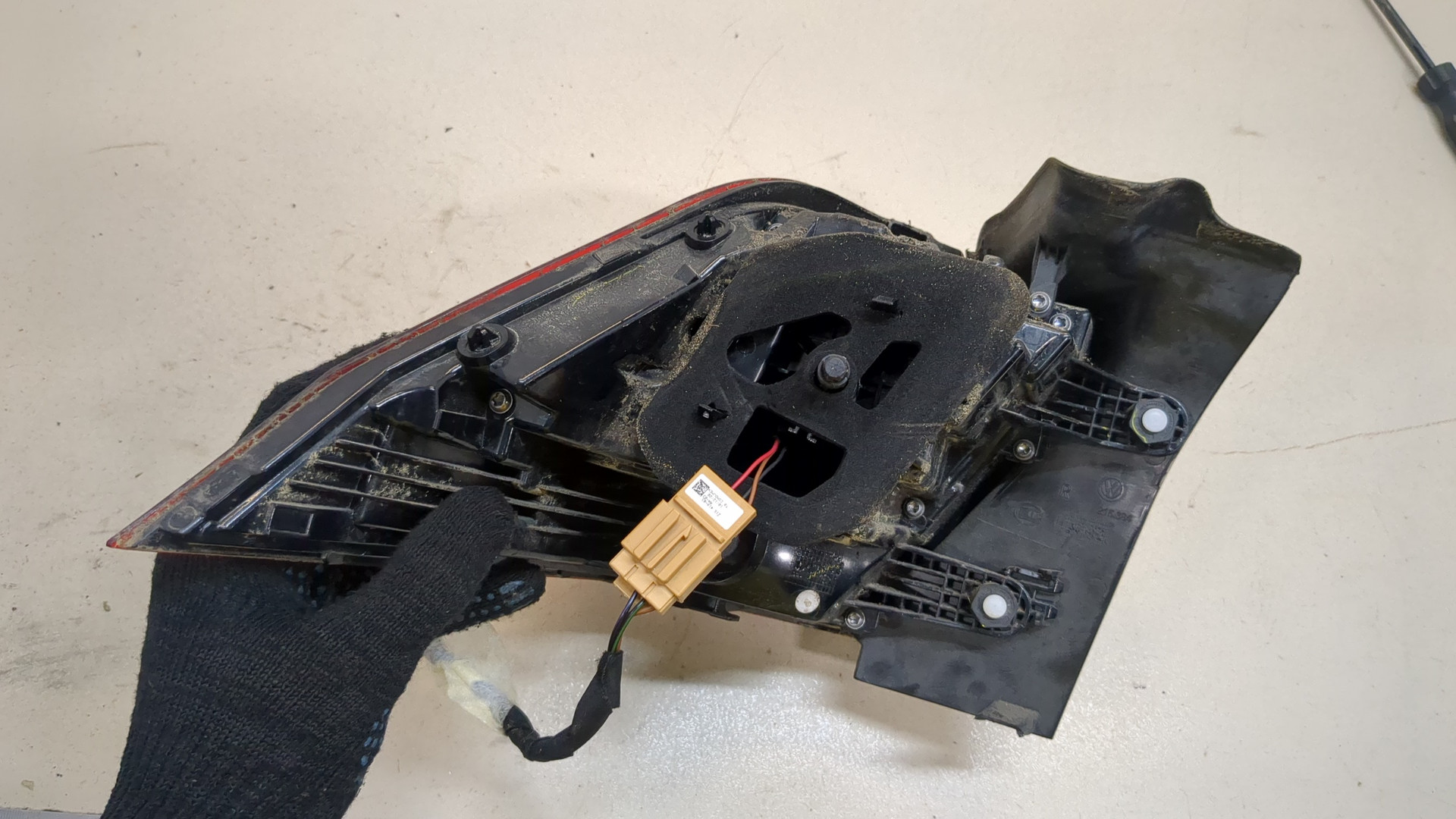 Фонарь задний правый