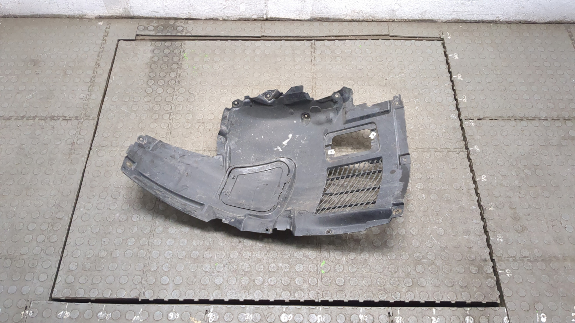 Локер передний левый