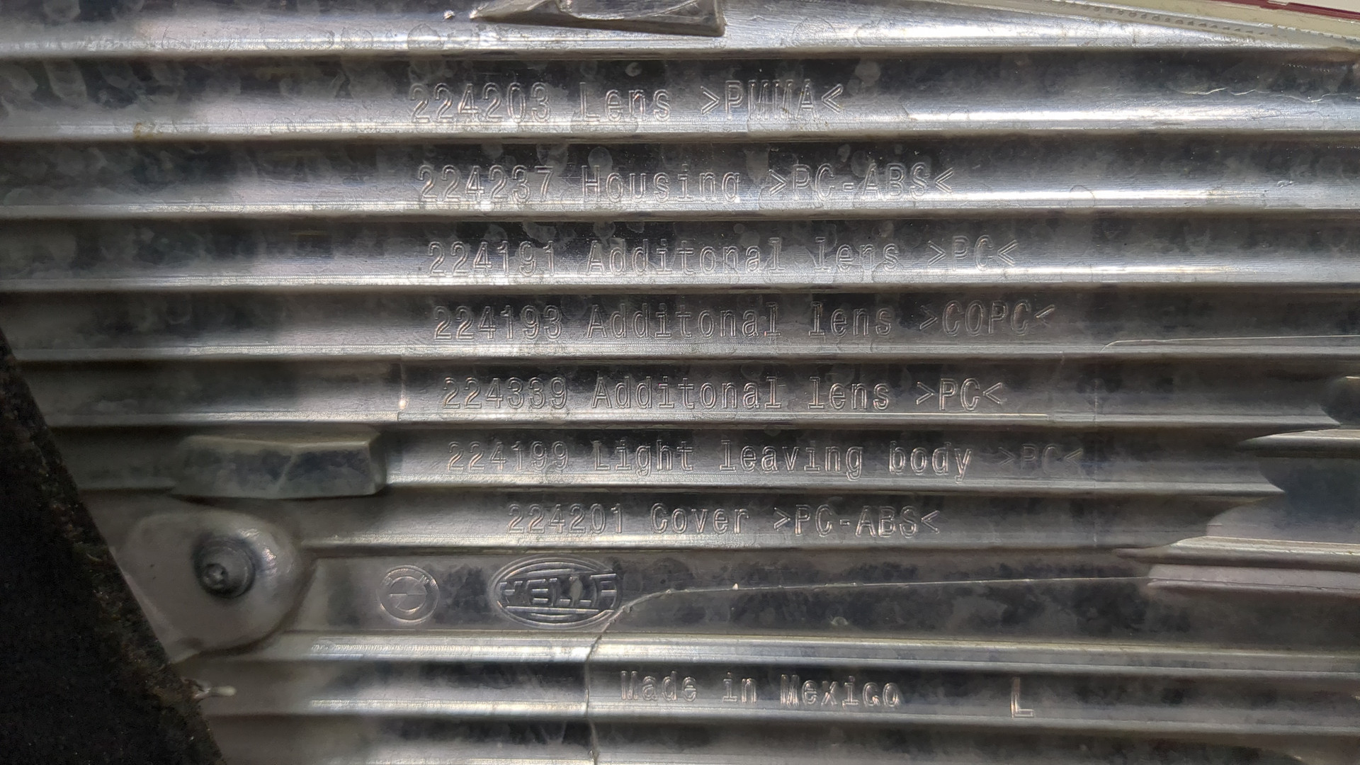 Фонарь задний левый