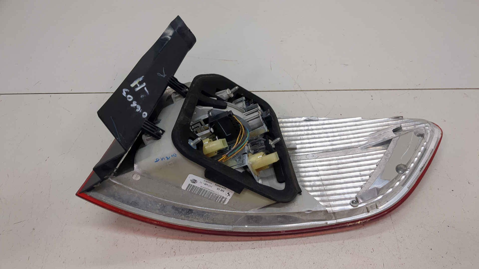 Фонарь задний левый