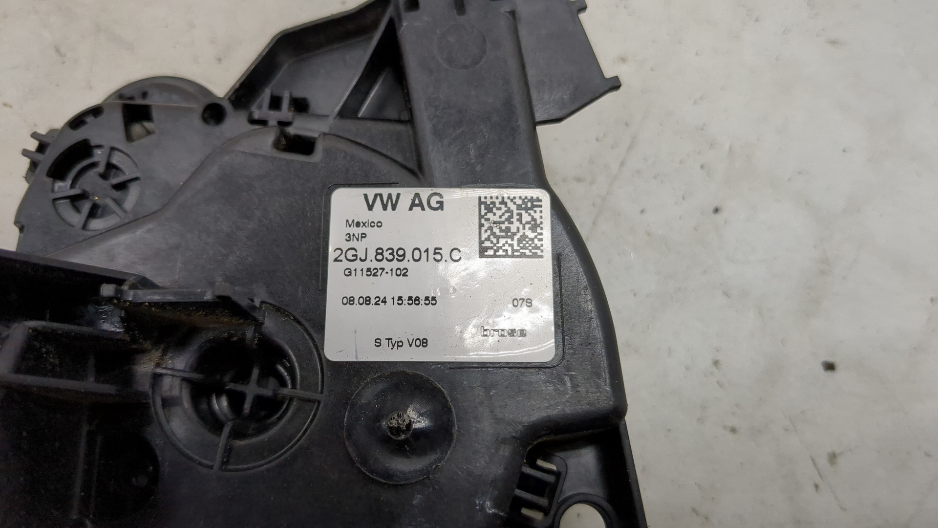 Замок двери задней правой