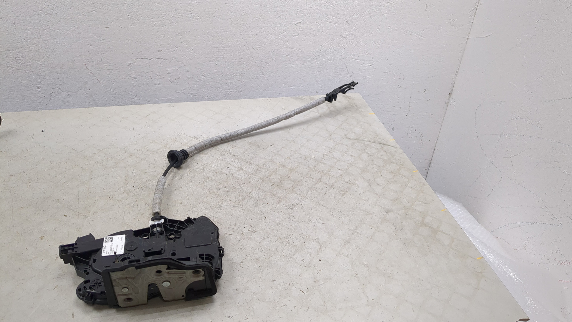 Замок двери задней правой