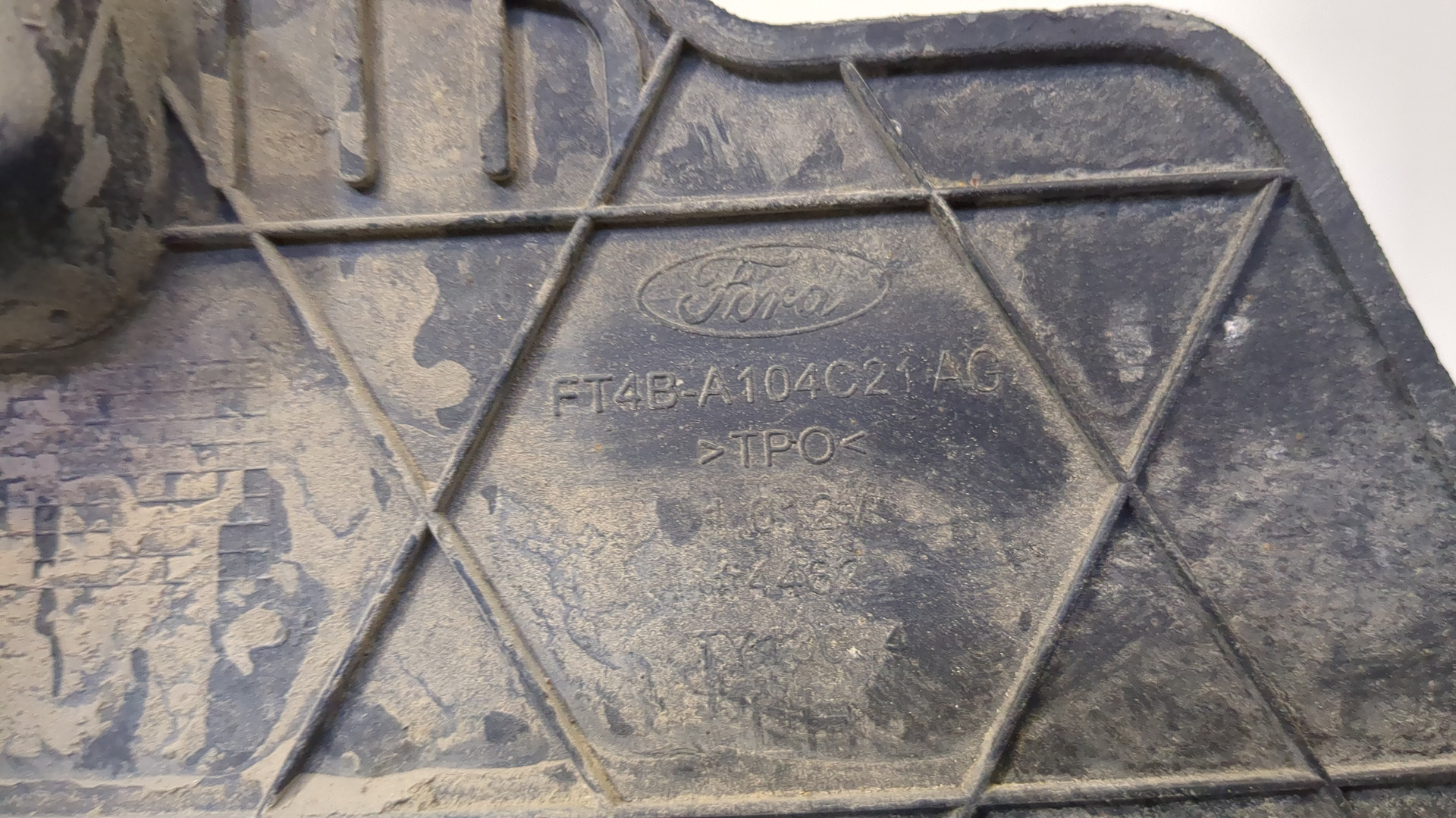 Брызговик задний левый