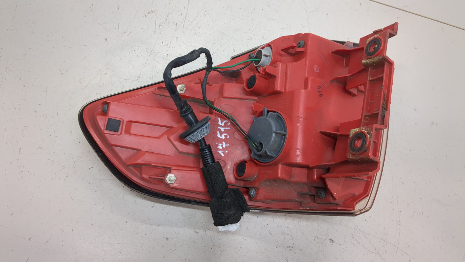 Фонарь задний левый