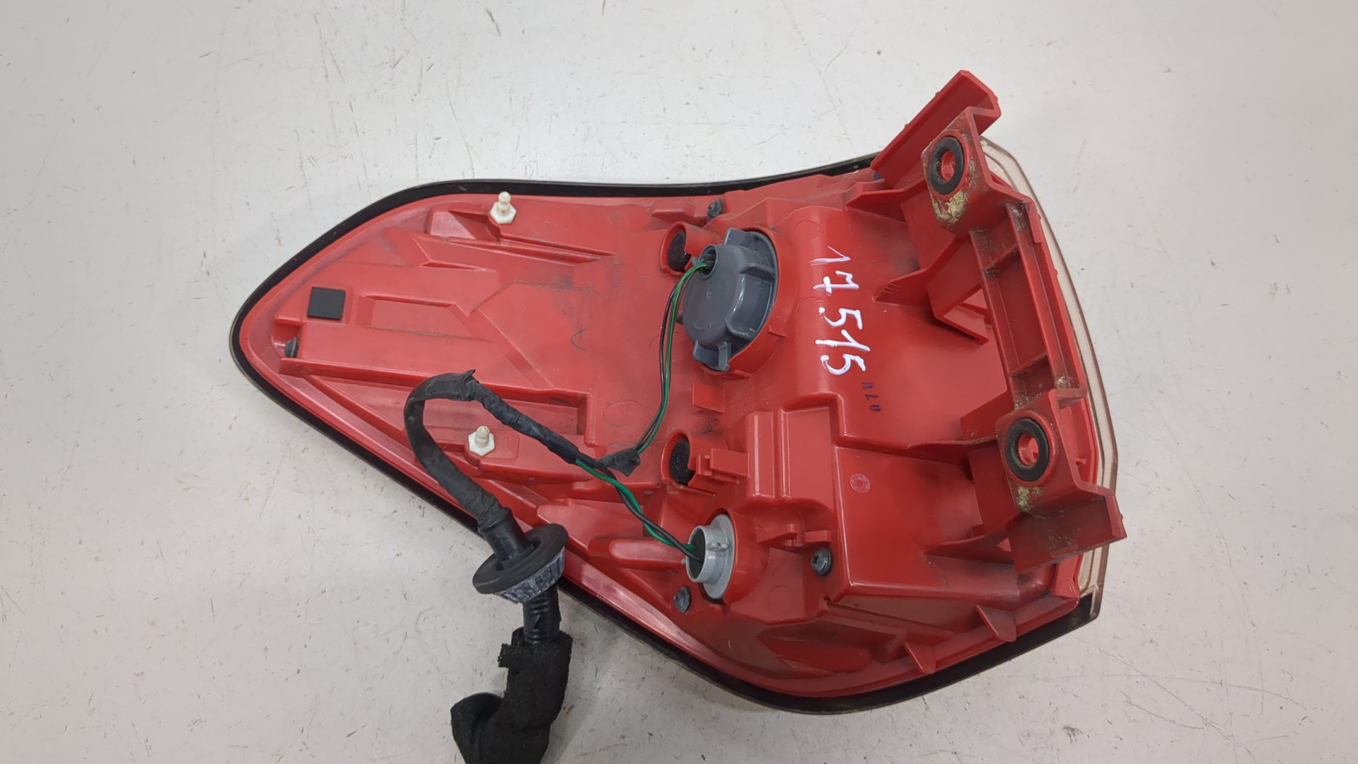 Фонарь задний правый