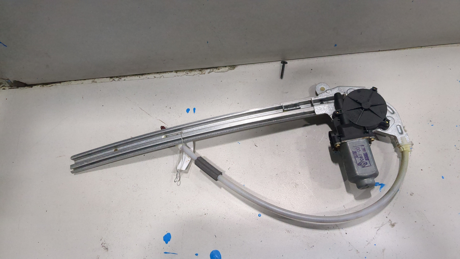 Стеклоподъемник электр. задний левый