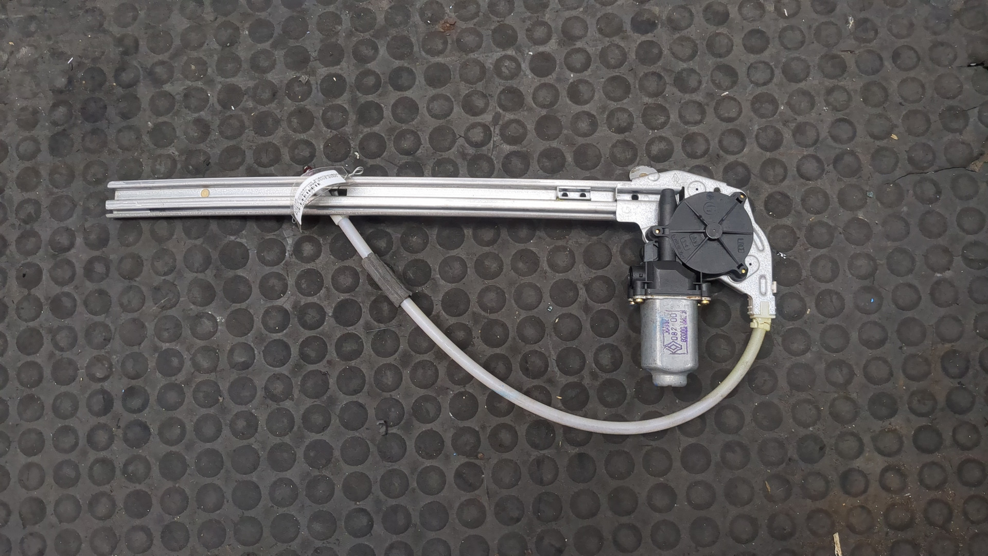 Стеклоподъемник электр. задний левый