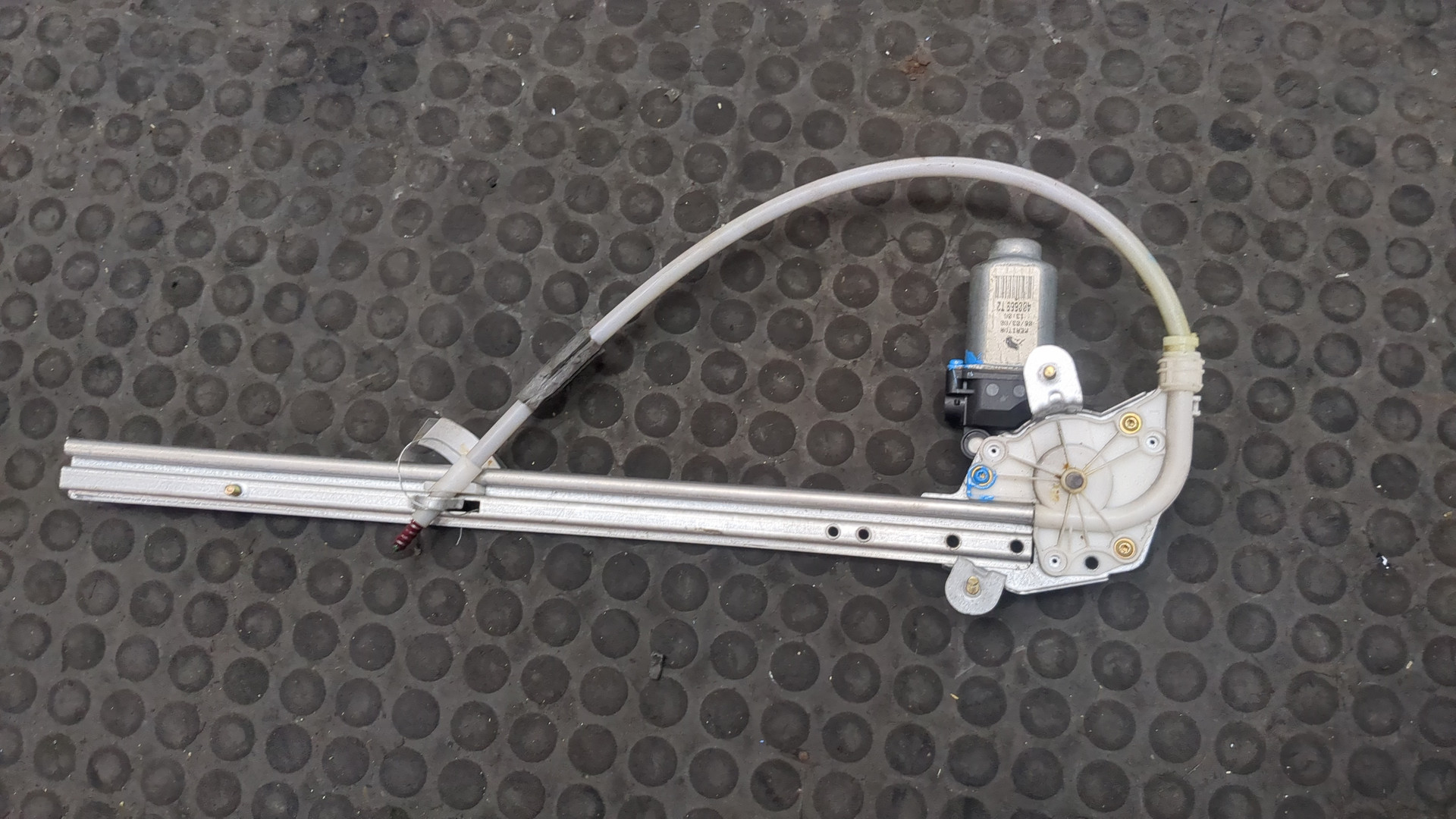 Стеклоподъемник электр. задний левый