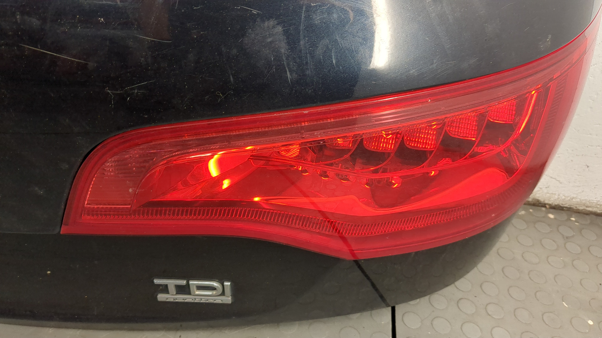 Дверь багажника