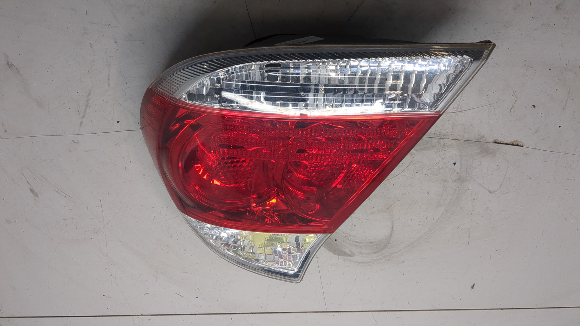 Фонарь задний правый