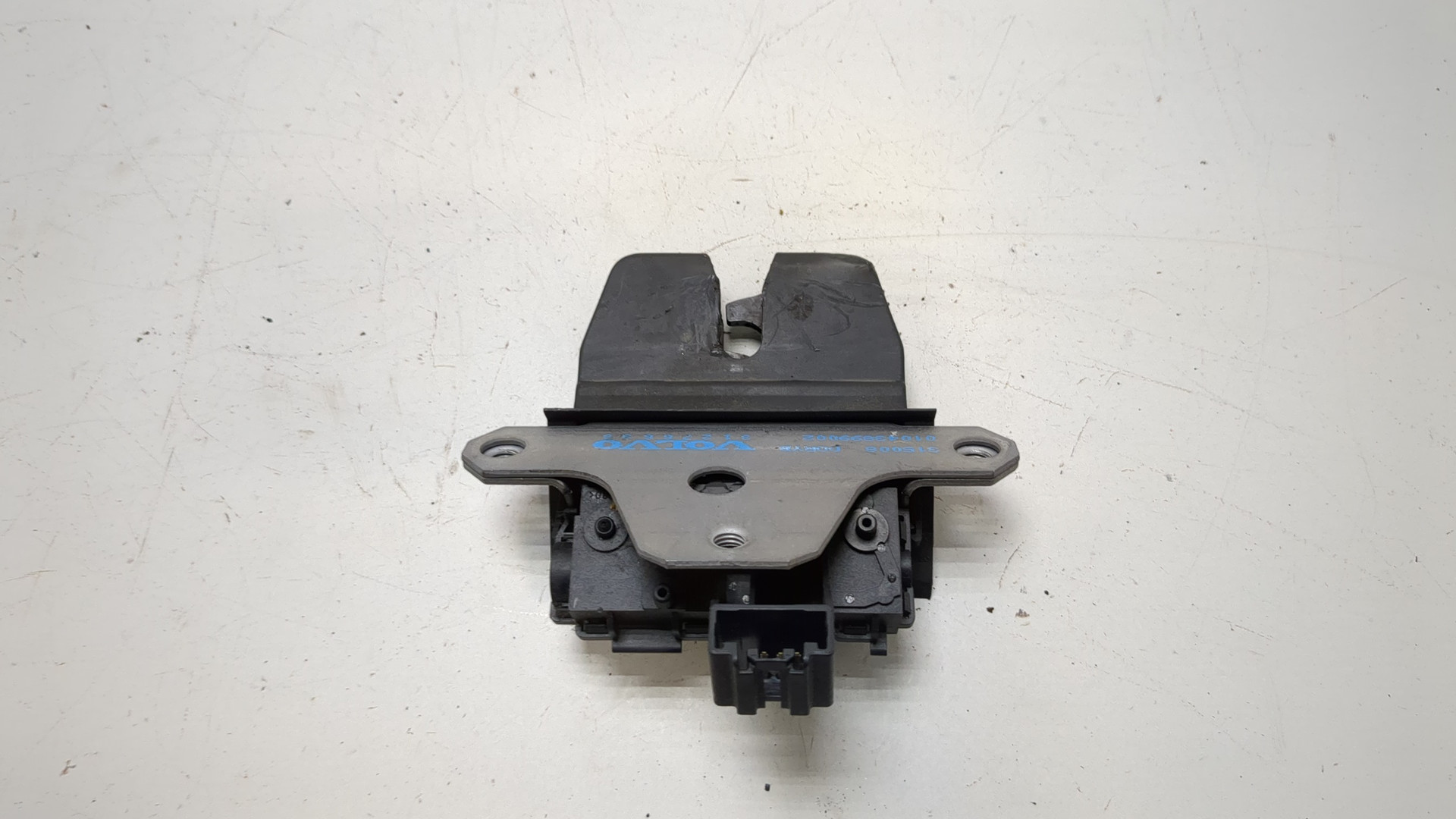 Замок багажника