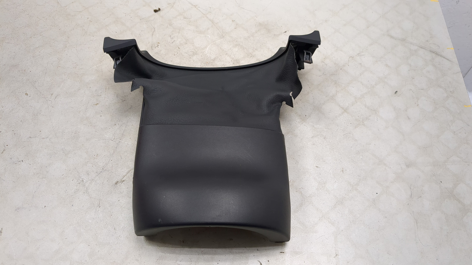 Кожух рулевой колонки