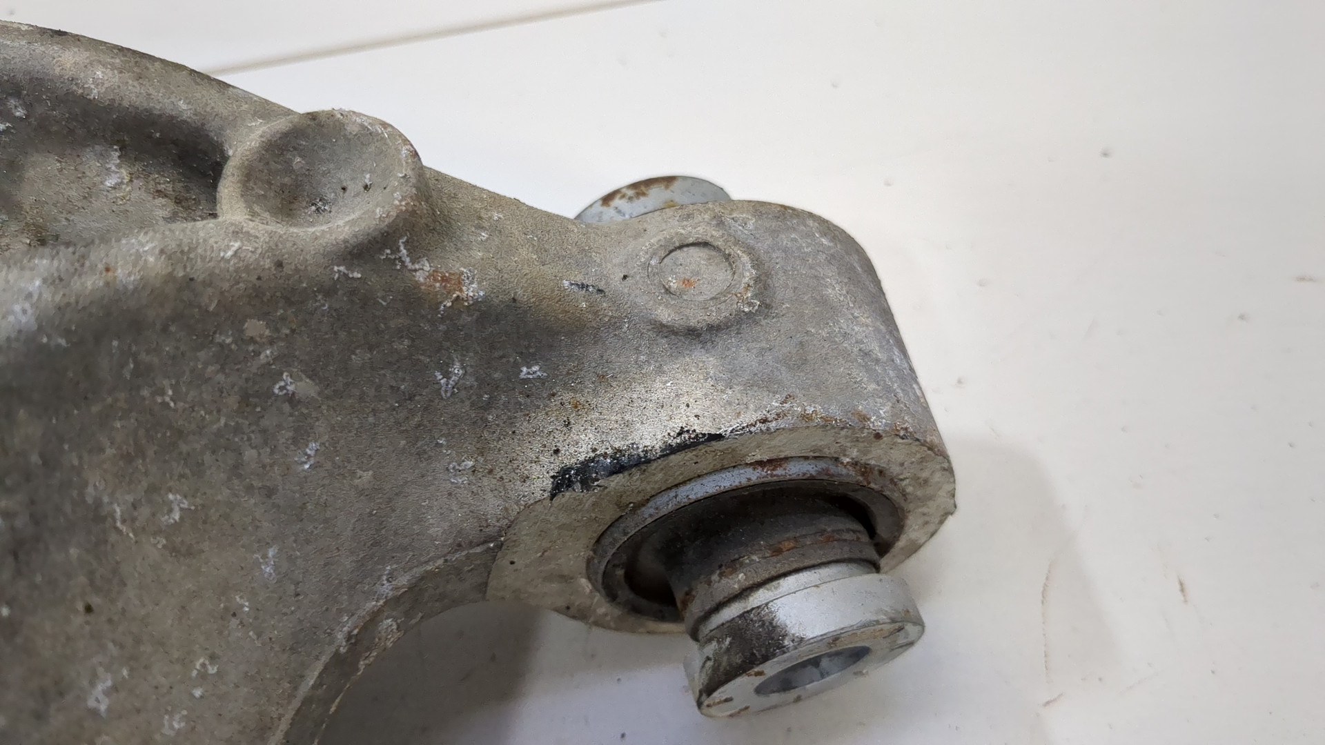 Рычаг задний левый