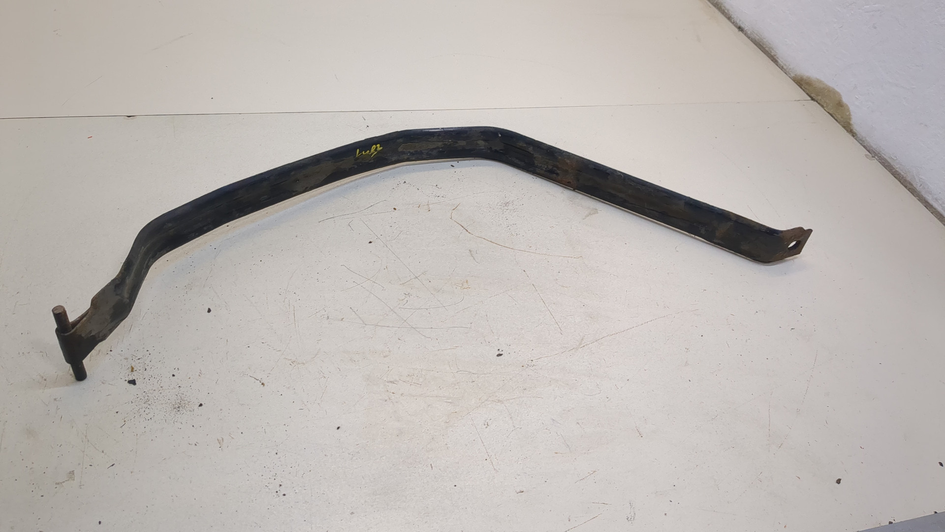 Лента крепления бензобака