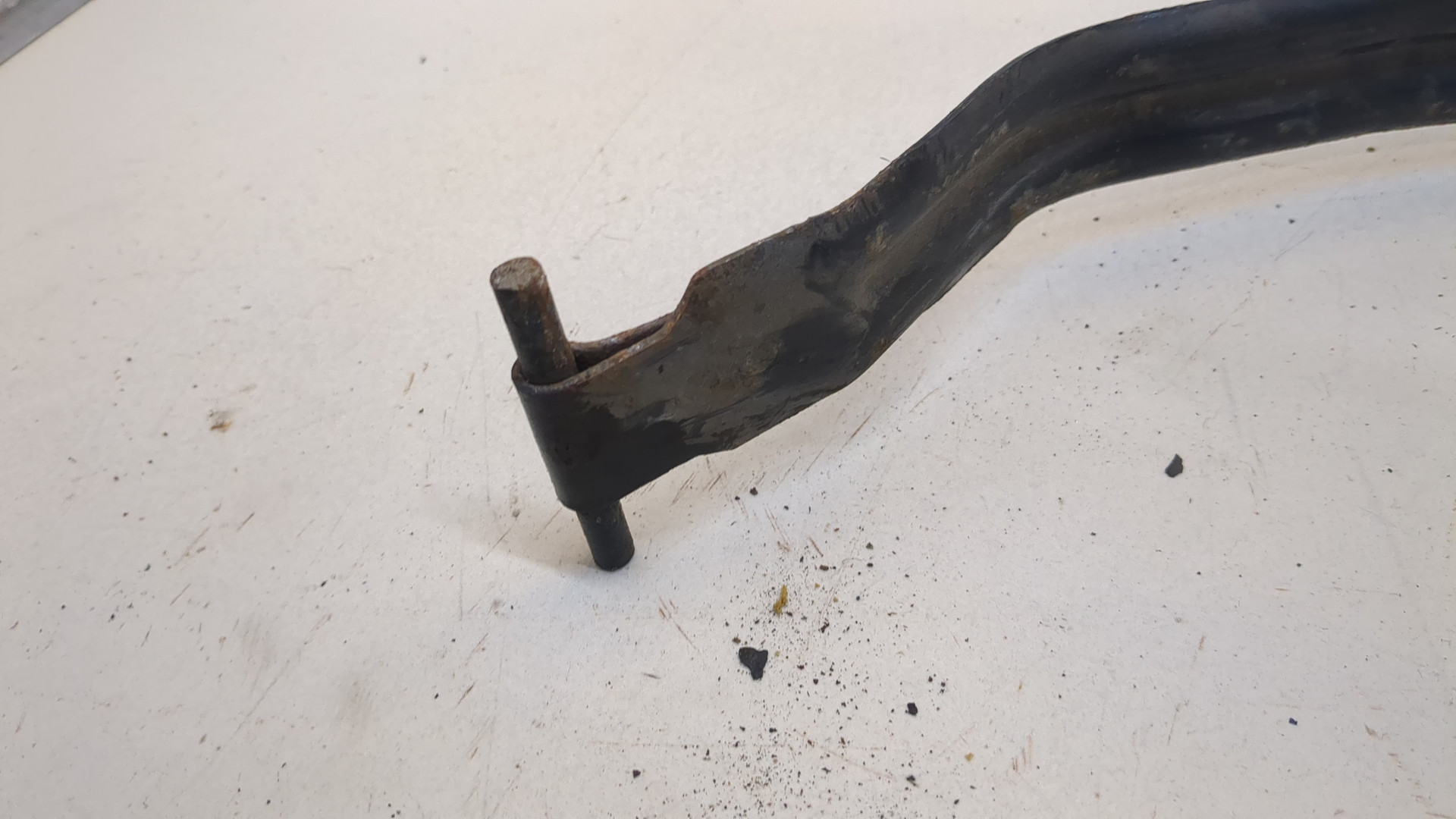 Лента крепления бензобака