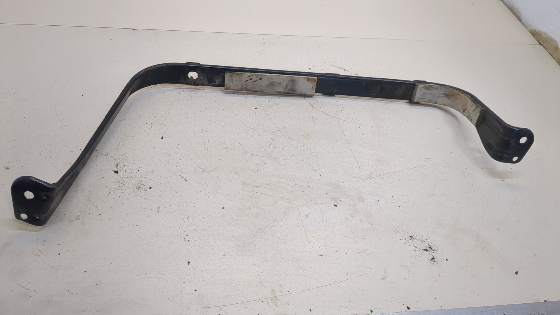 Лента крепления бензобака