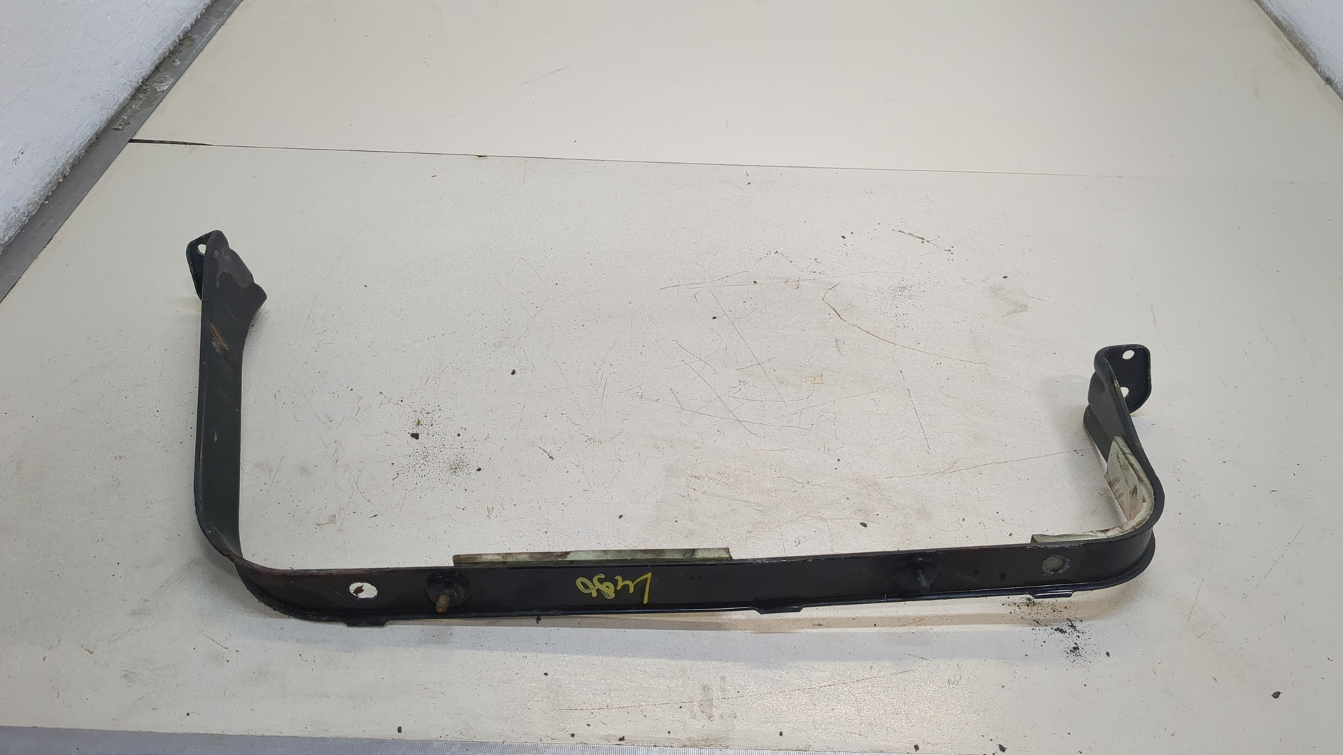 Лента крепления бензобака