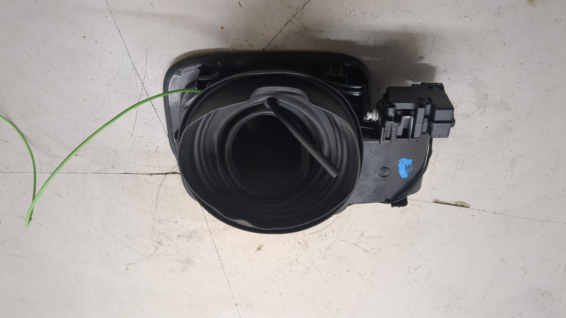 Лючок бензобака