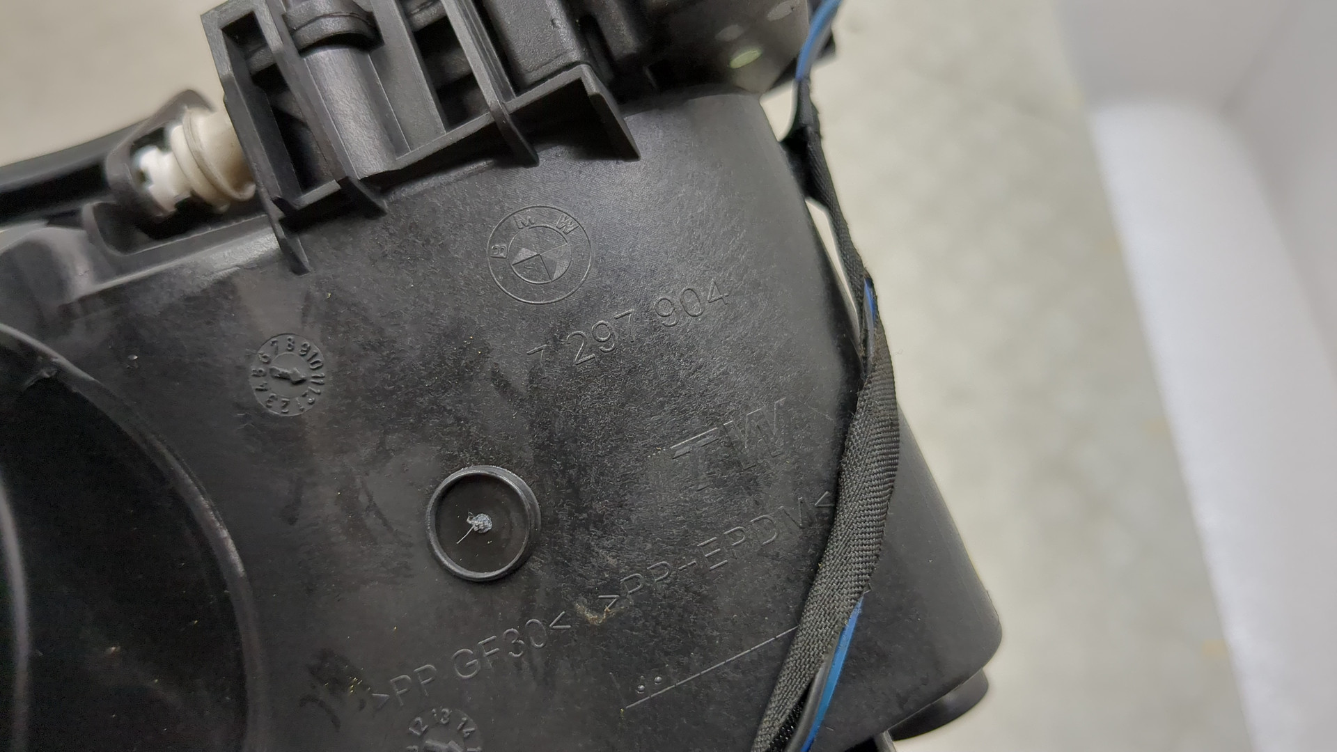 Лючок бензобака