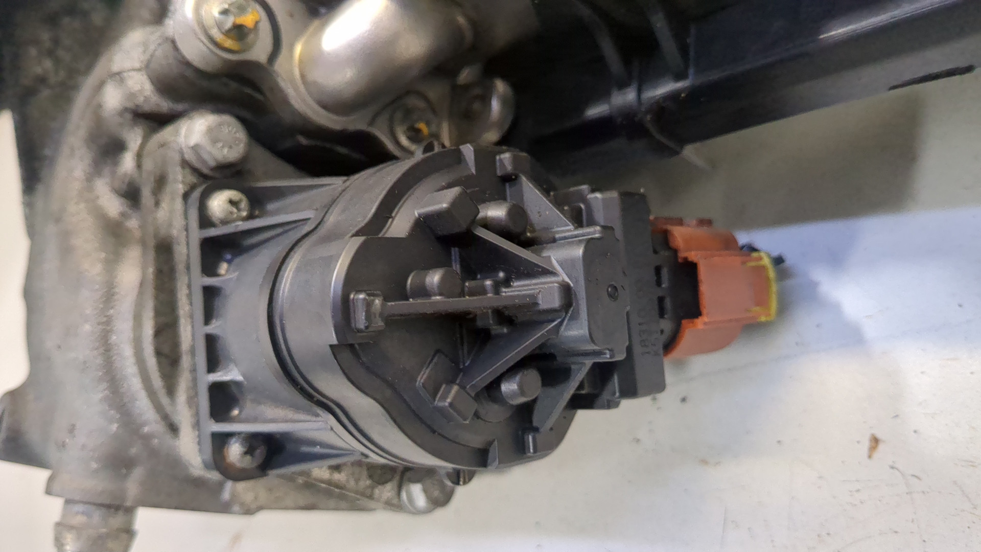 Клапан рециркуляции выхлопных газов (EGR)