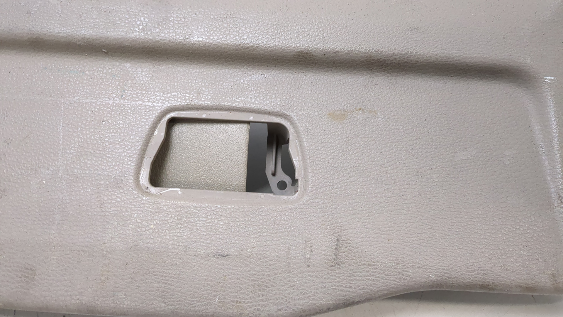 Обшивка двери багажника