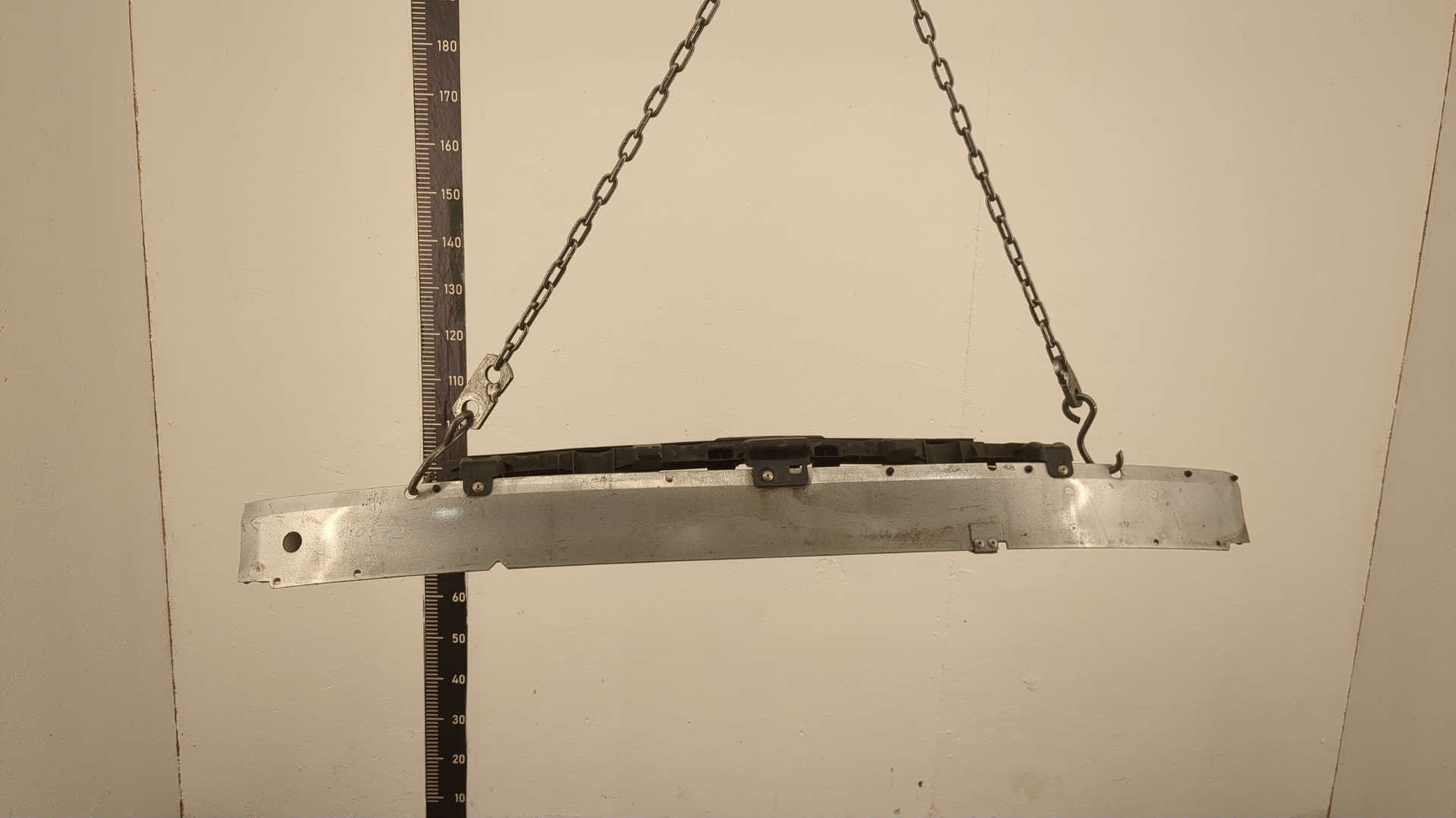 Усилитель переднего бампера