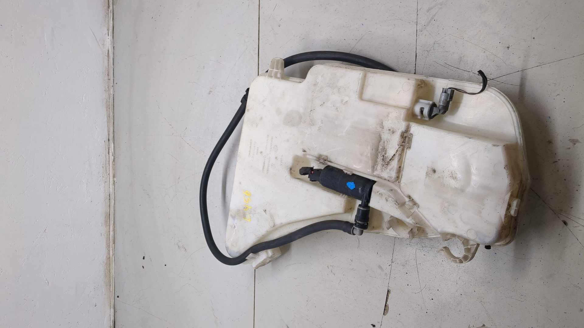 Бачок омывателя лобового стекла