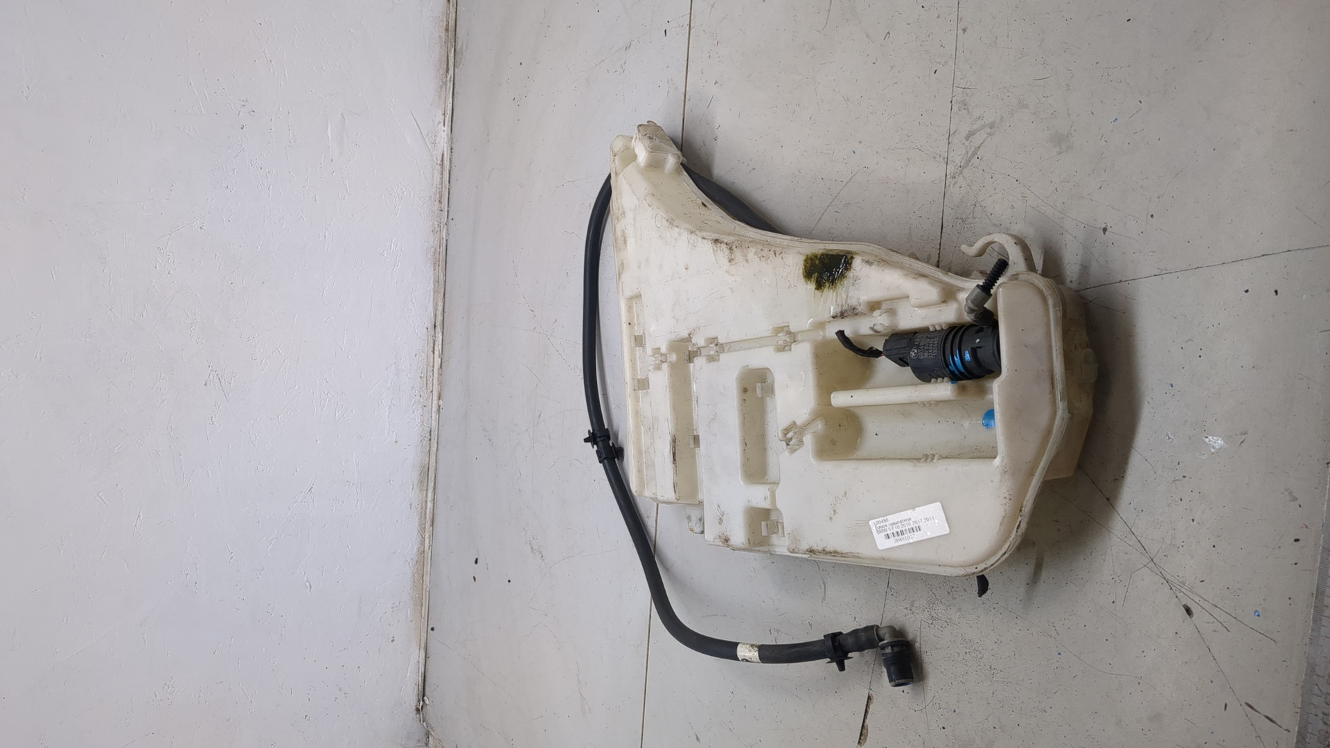 Бачок омывателя лобового стекла