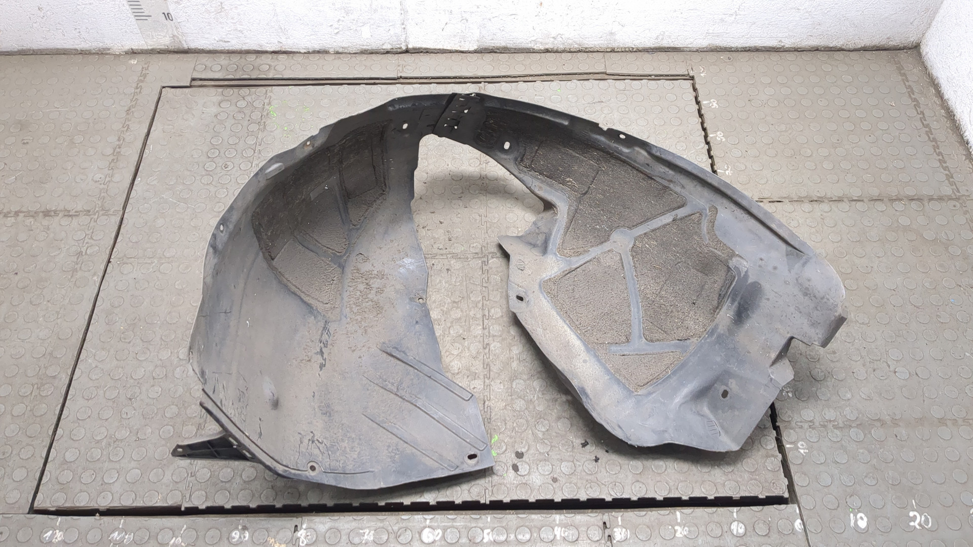 Локер передний левый