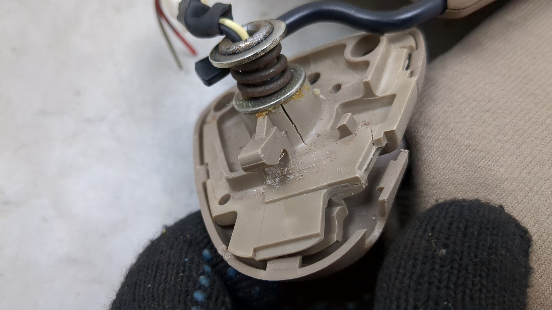 Козырек солнцезащитный