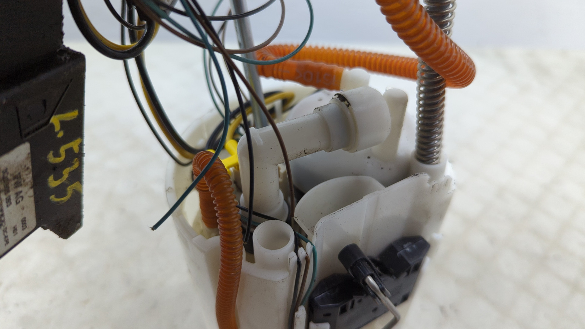 Насос топливный электрический