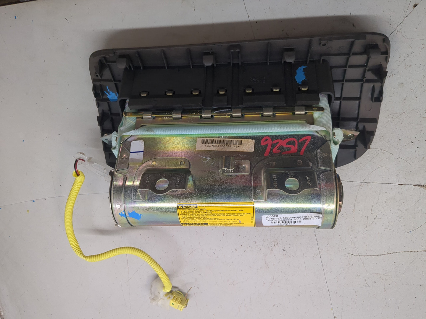 Подушка безопасности пассажирская (в торпедо)