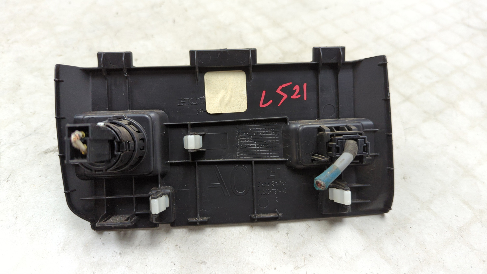 Гнездо AUX / USB IN