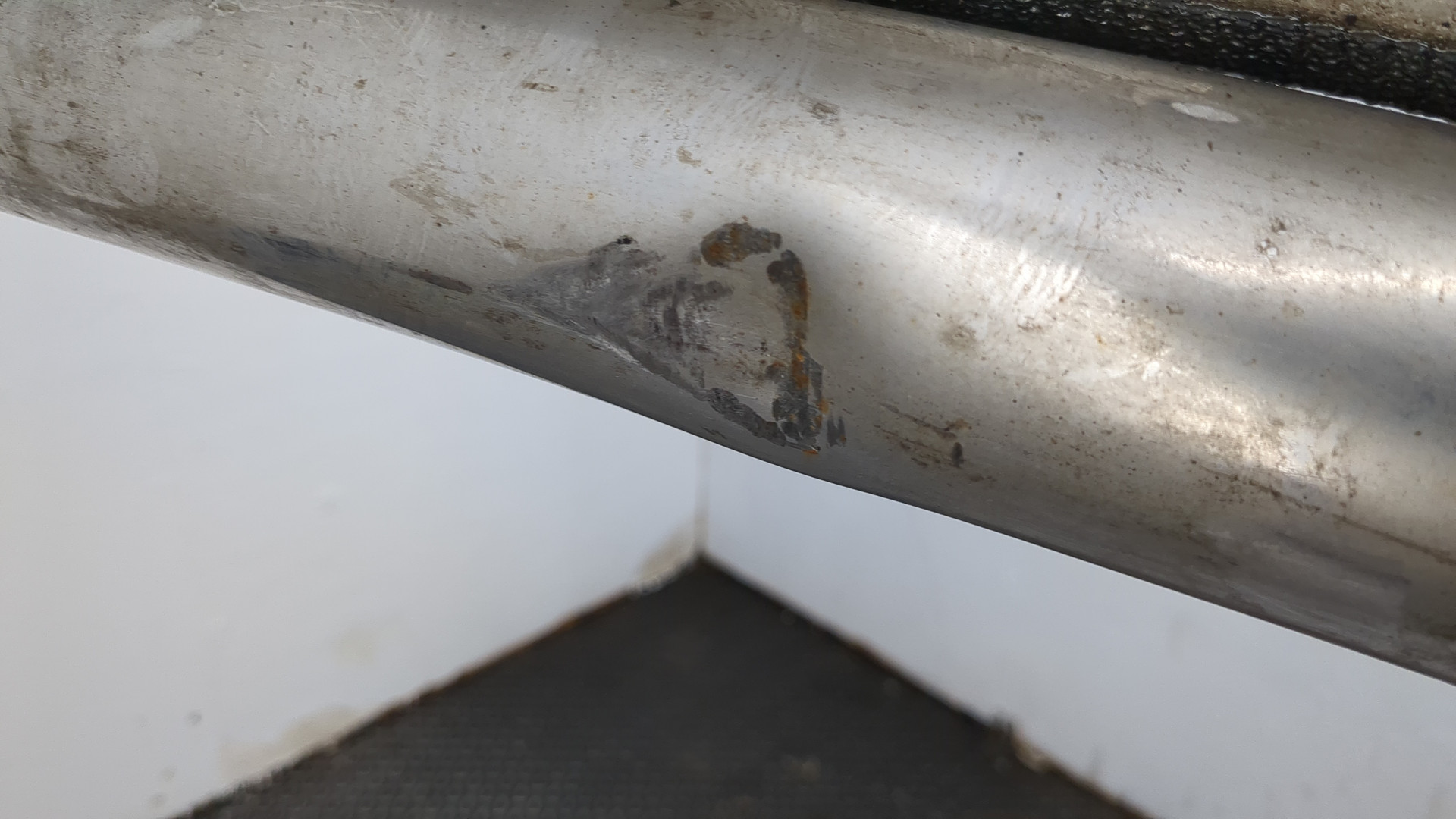 Подножка правая