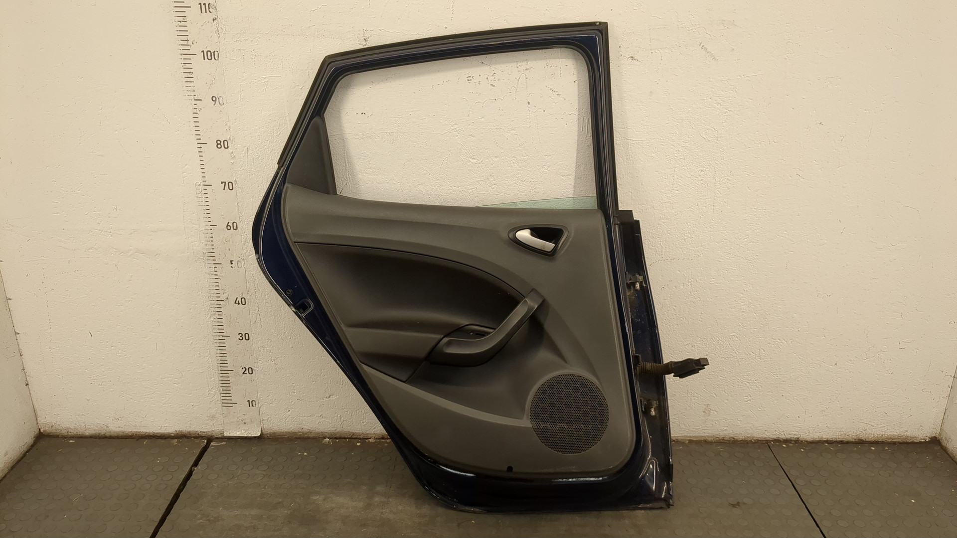 Дверь задняя левая