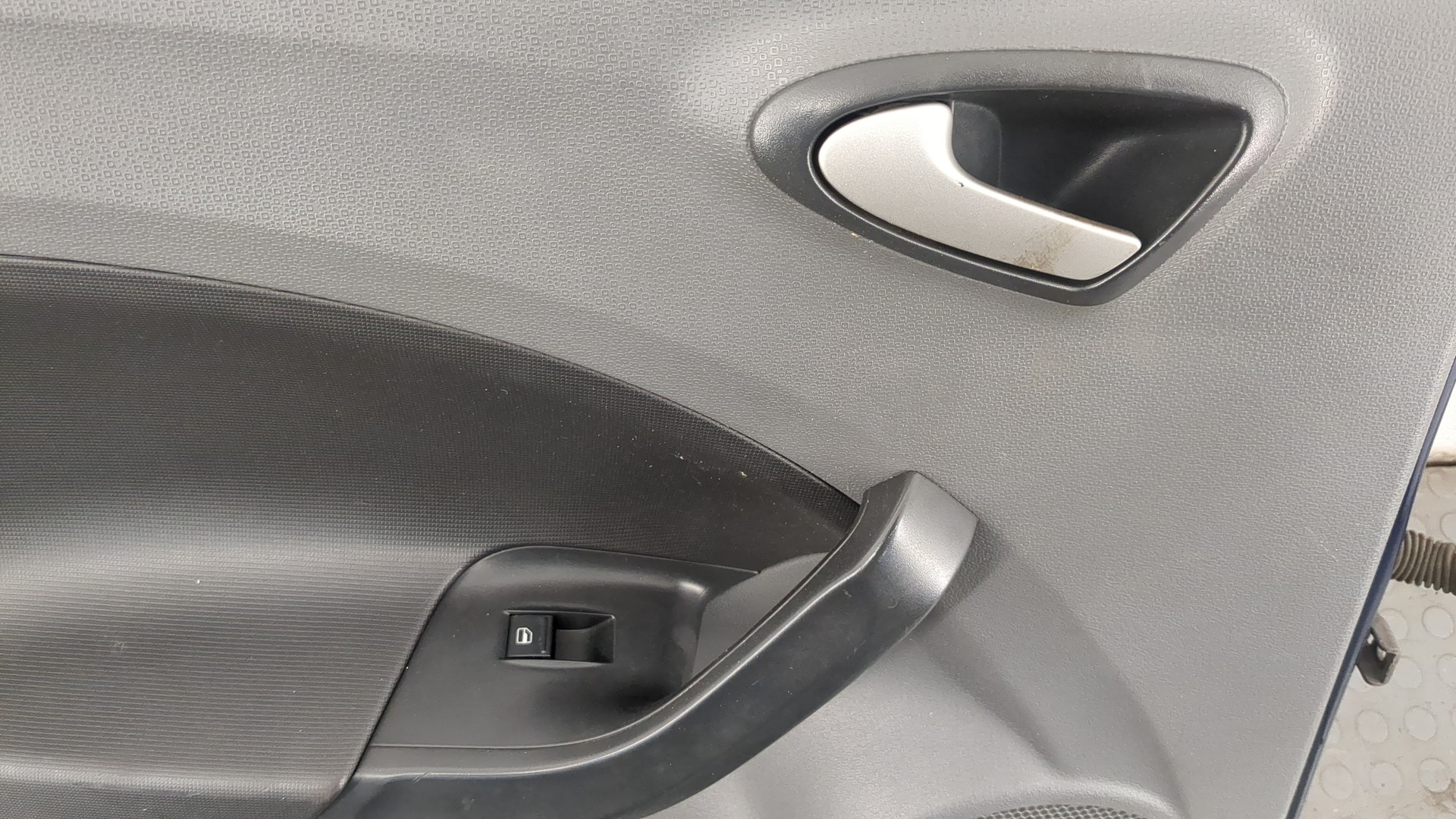 Дверь задняя левая