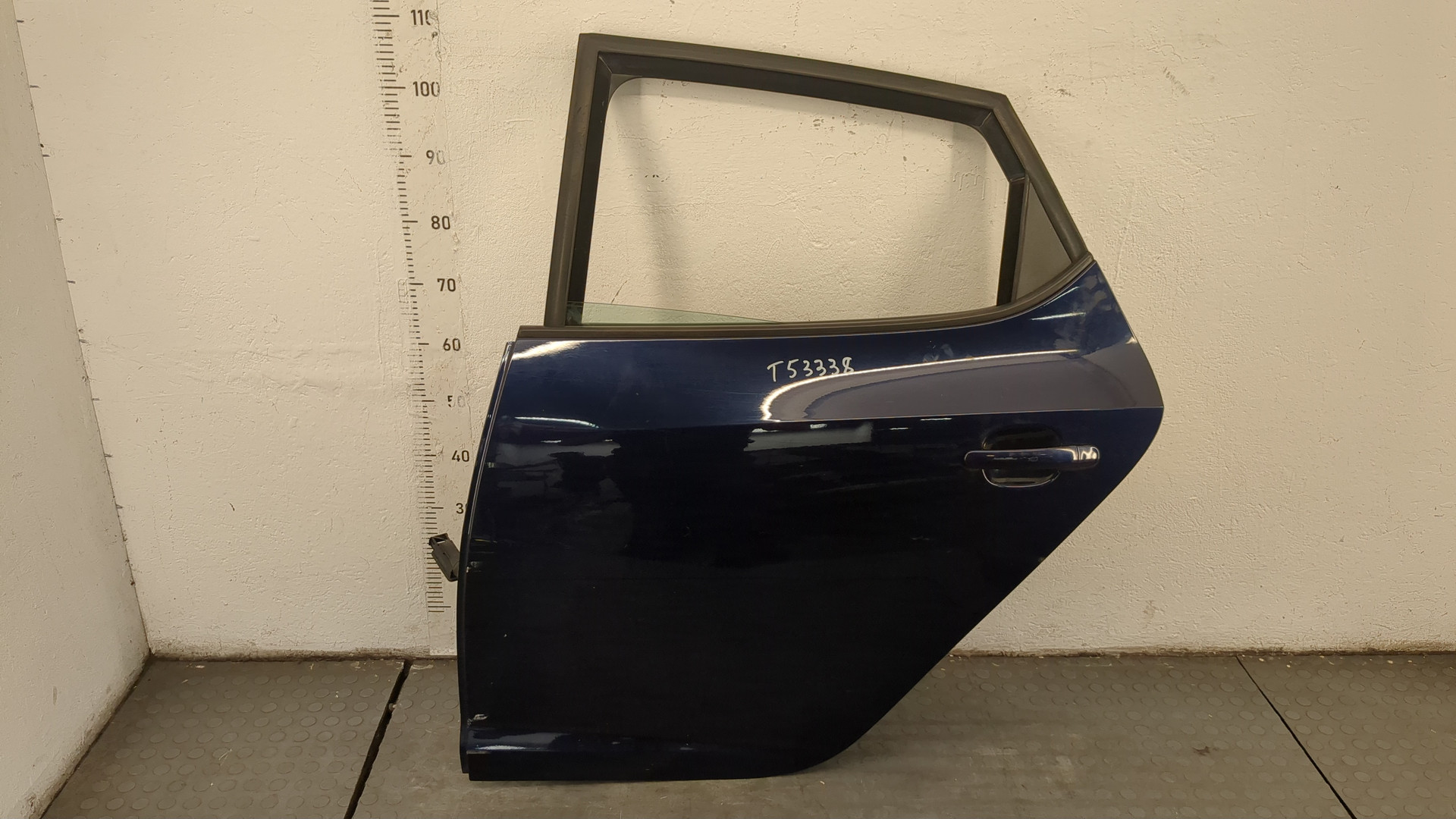 Дверь задняя левая