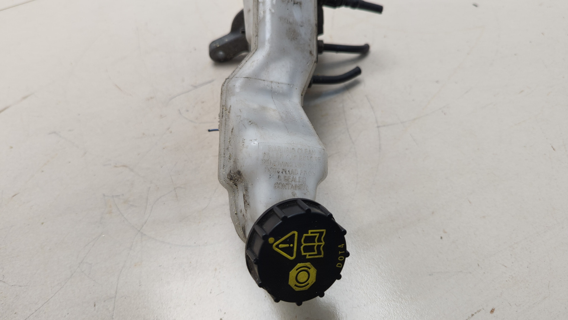 Цилиндр тормозной главный