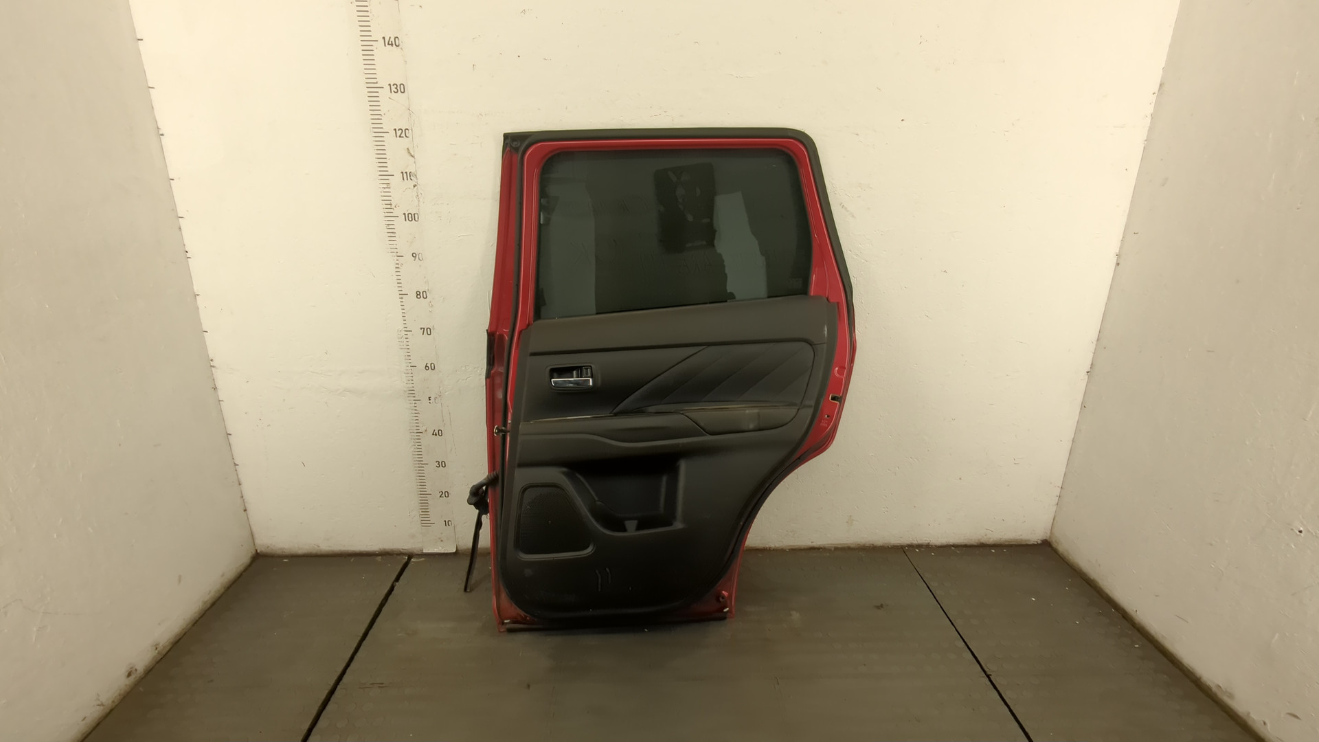 Дверь задняя правая