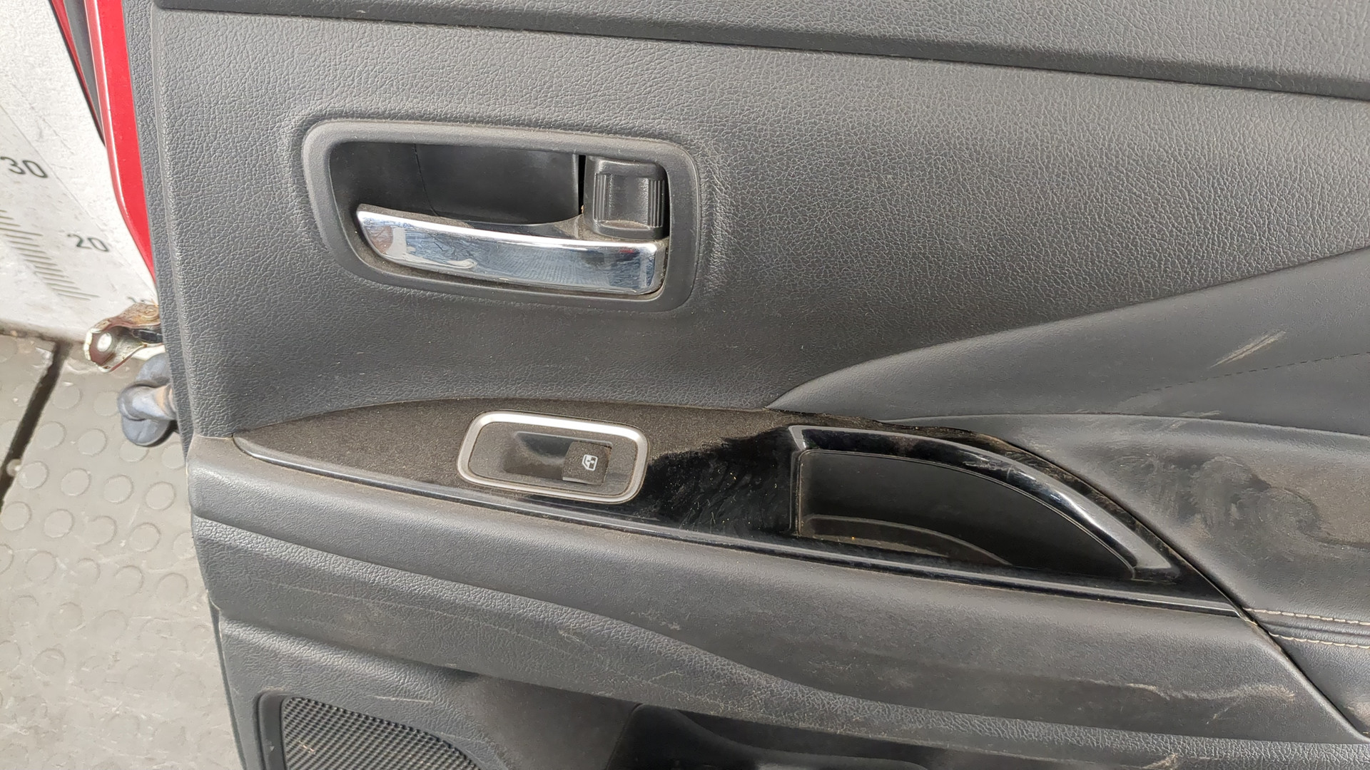 Дверь задняя правая