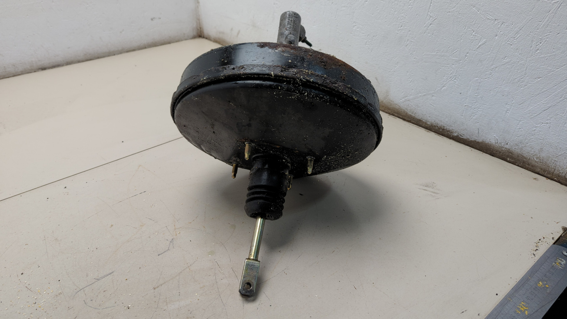 Цилиндр тормозной главный