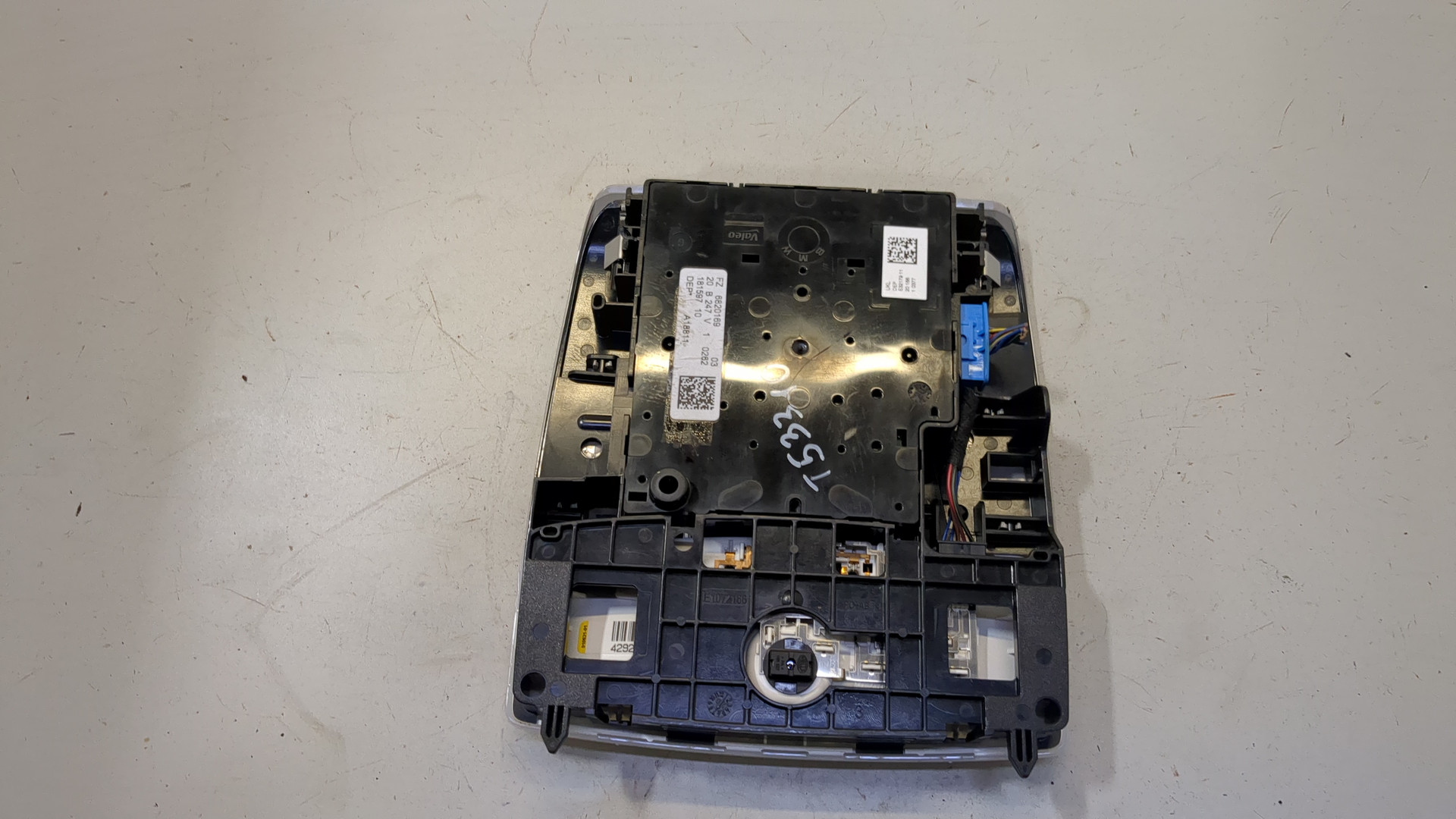 Плафон салонный