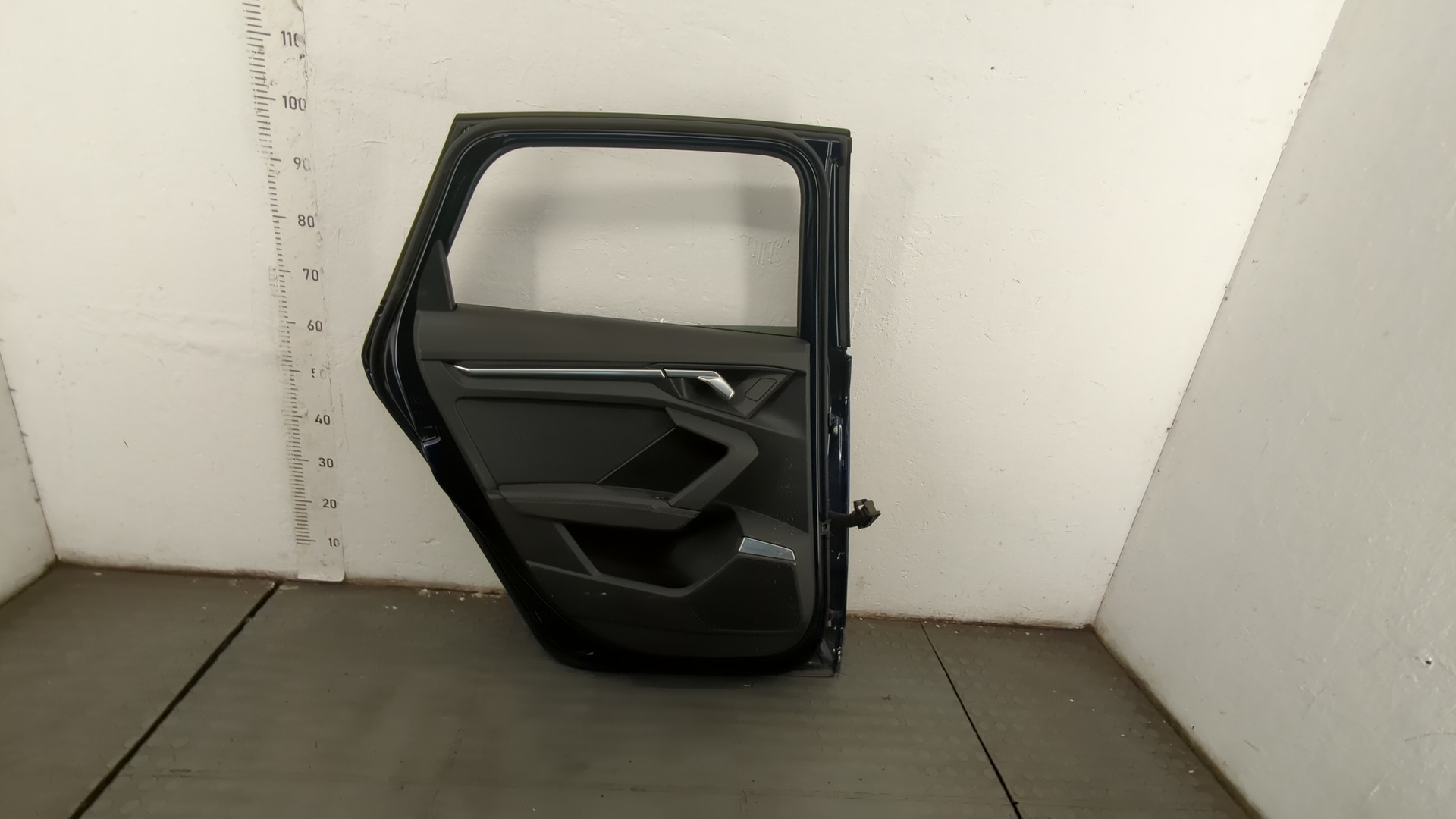 Дверь задняя левая