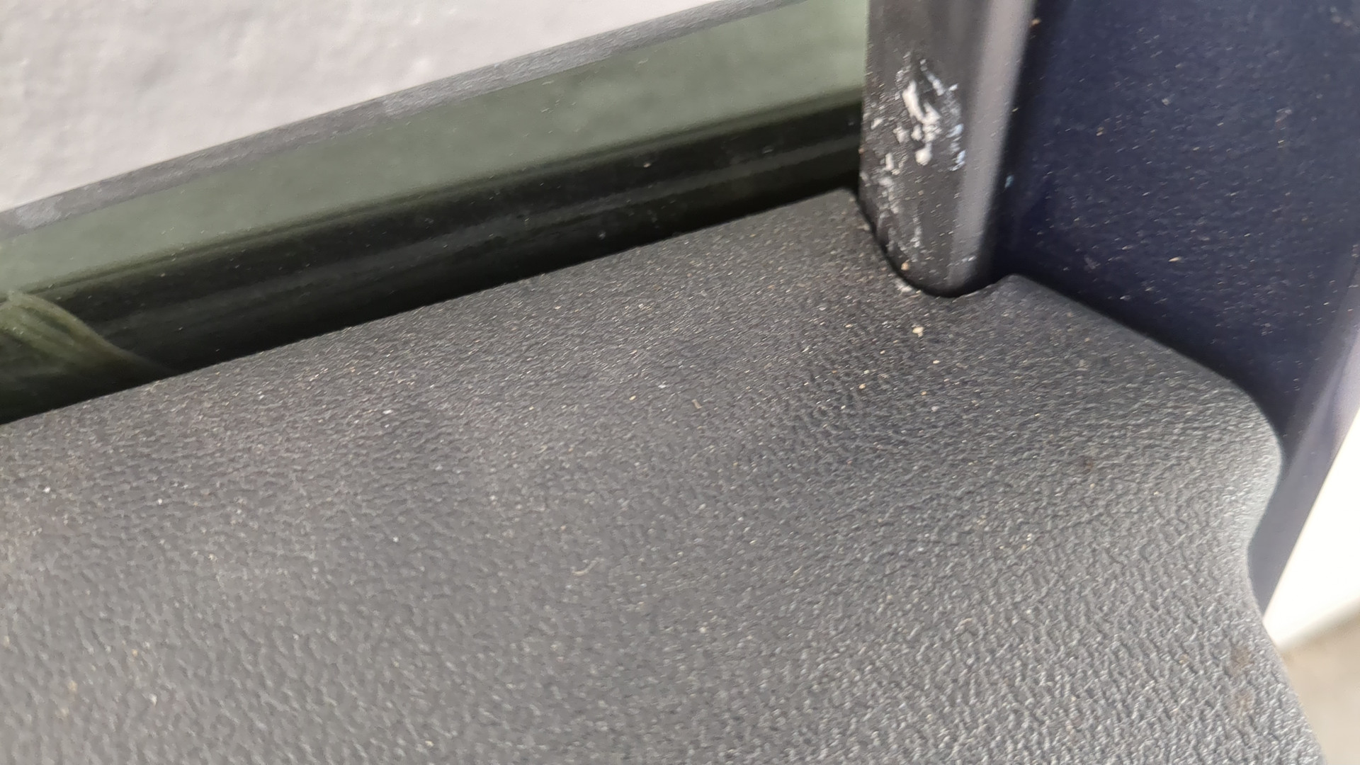 Дверь задняя левая