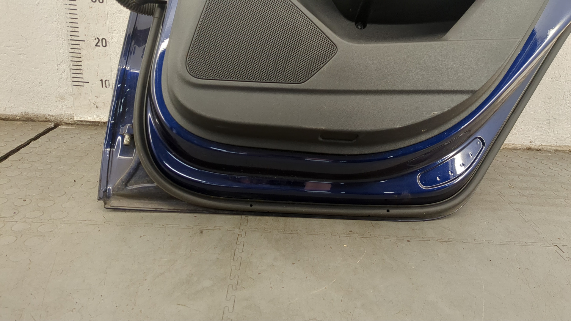 Дверь задняя правая